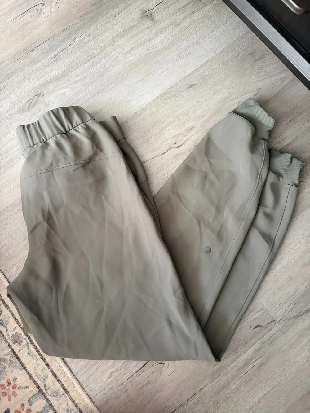 LULULEMON on the fly womens joggers sage green
